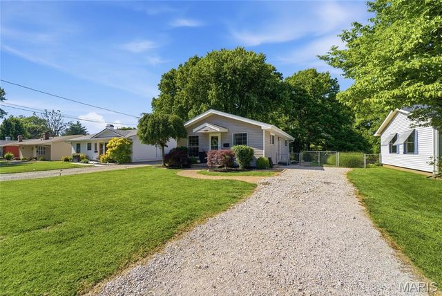 1455 Ladd Avenue, Edwardsville, IL 62025