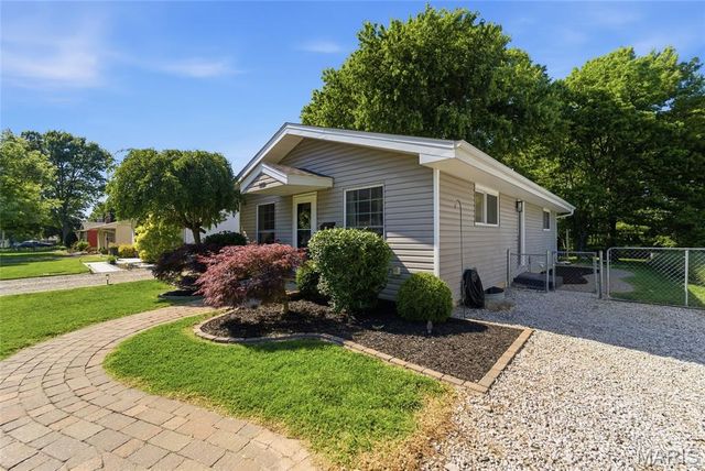 1455 Ladd Avenue, Edwardsville, IL 62025