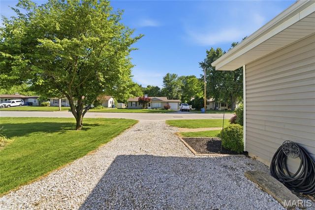 1455 Ladd Avenue, Edwardsville, IL 62025