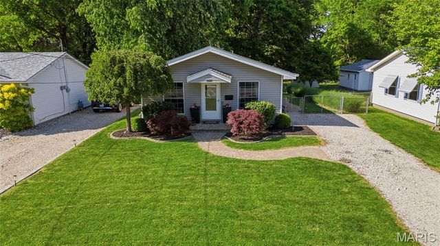 1455 Ladd Avenue, Edwardsville, IL 62025