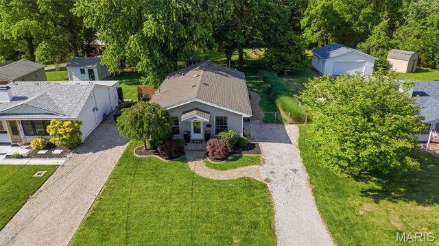 1455 Ladd Avenue, Edwardsville, IL 62025