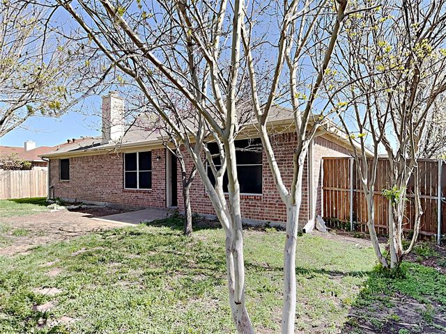 501 Marybeth Drive, Burleson, TX 76028
