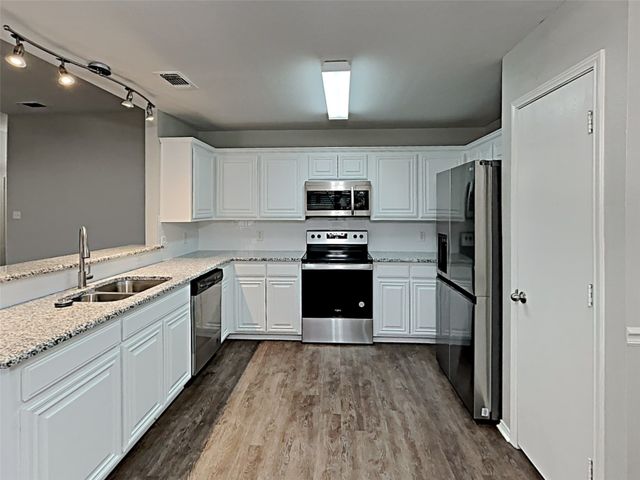 501 Marybeth Drive, Burleson, TX 76028