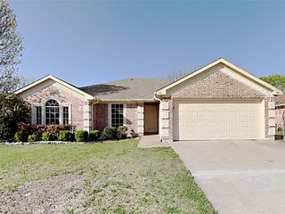 501 Marybeth Drive, Burleson, TX 76028