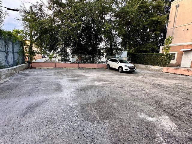 1629 SW 3rd St 5, Miami, FL 33135