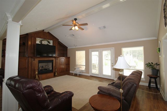 138 Weatherby Drive, Hooks, TX 75561