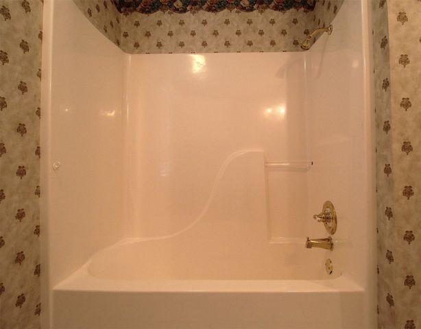 138 Weatherby Drive, Hooks, TX 75561