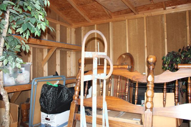 138 Weatherby Drive, Hooks, TX 75561