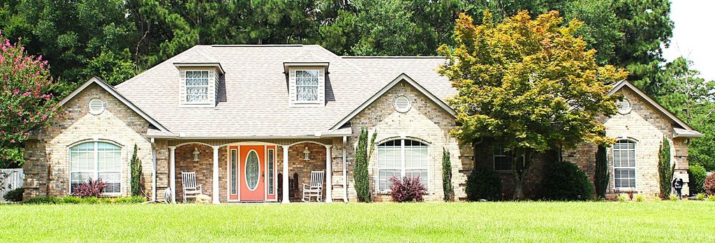 138 Weatherby Drive, Hooks, TX 75561