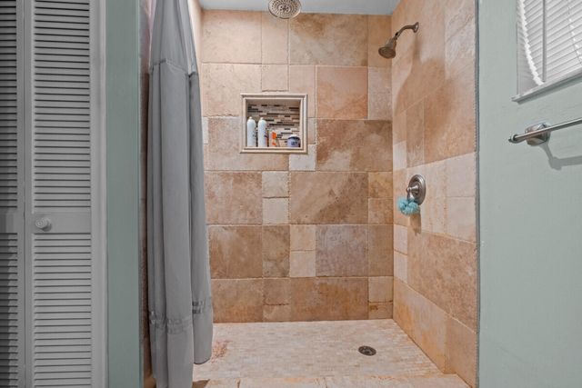 10010 NW 135th Street, Hialeah Gardens, FL 33018
