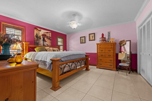 10010 NW 135th Street, Hialeah Gardens, FL 33018