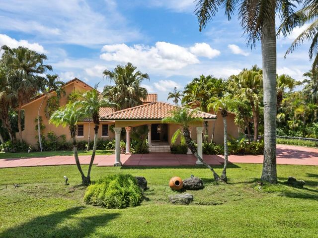 10010 NW 135th Street, Hialeah Gardens, FL 33018