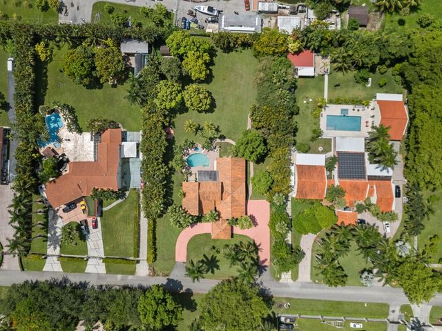 10010 NW 135th Street, Hialeah Gardens, FL 33018