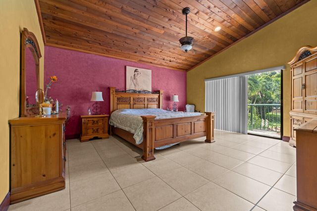 10010 NW 135th Street, Hialeah Gardens, FL 33018