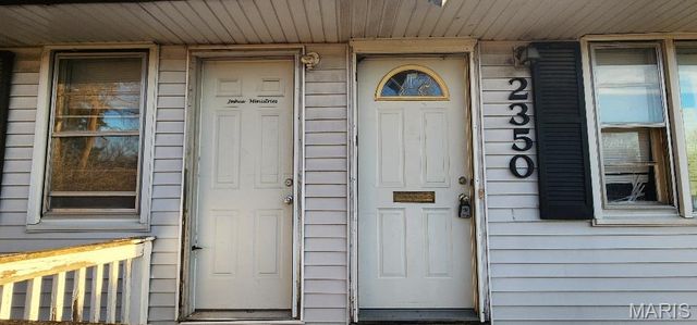 2350 Chambers Road, St Louis, MO 63136