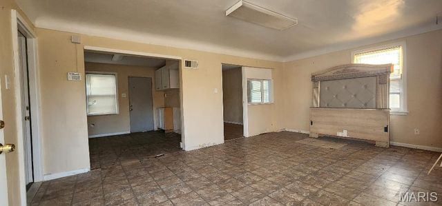 2350 Chambers Road, St Louis, MO 63136