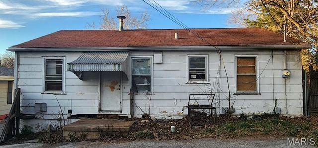 2350 Chambers Road, St Louis, MO 63136