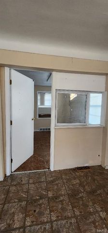 2350 Chambers Road, St Louis, MO 63136