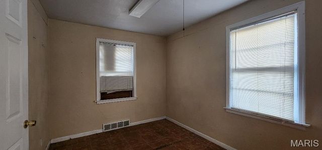 2350 Chambers Road, St Louis, MO 63136