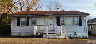 2350 Chambers Road, St Louis, MO 63136