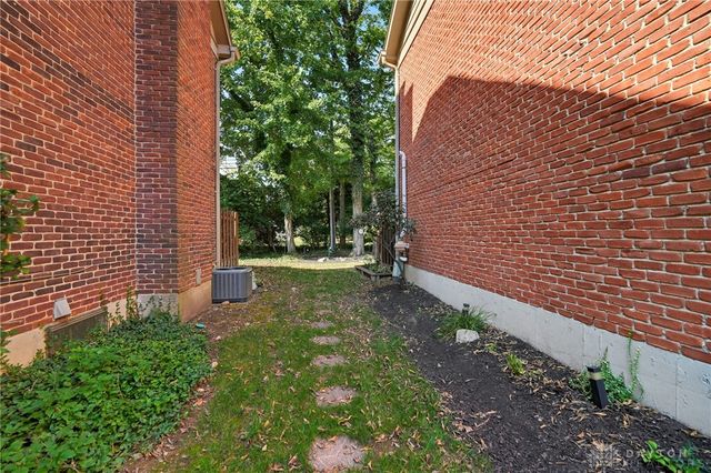 40 Nicholson Court, Dayton, OH 45459