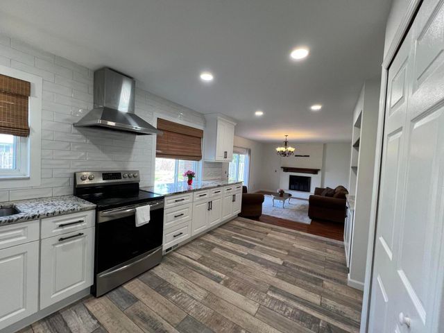 4033 Ramblewood Drive, City Of Troy, MI 48085
