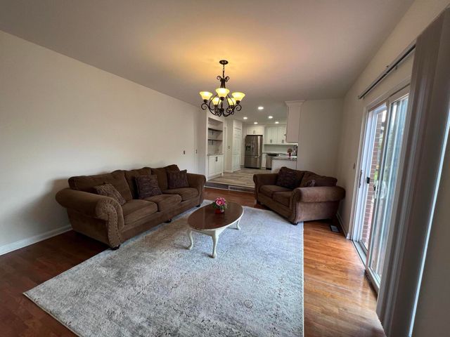 4033 Ramblewood Drive, City Of Troy, MI 48085