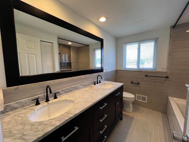 4033 Ramblewood Drive, City Of Troy, MI 48085