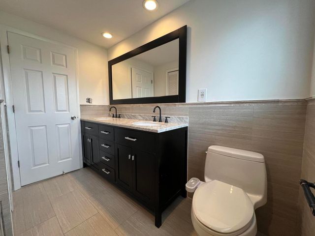 4033 Ramblewood Drive, City Of Troy, MI 48085