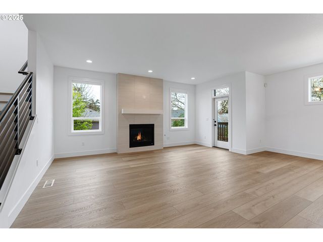 3541 Ne EMERSON St, Portland, OR 97211