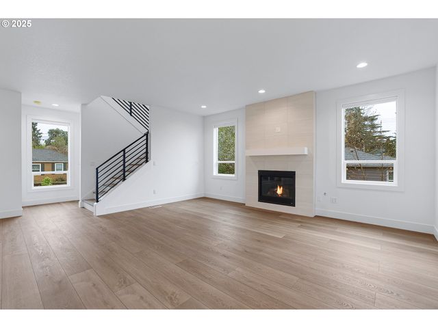 3541 Ne EMERSON St, Portland, OR 97211