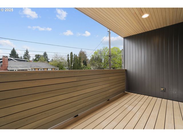 3541 Ne EMERSON St, Portland, OR 97211