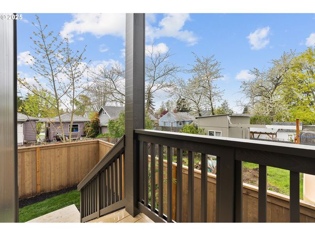 3541 Ne EMERSON St, Portland, OR 97211