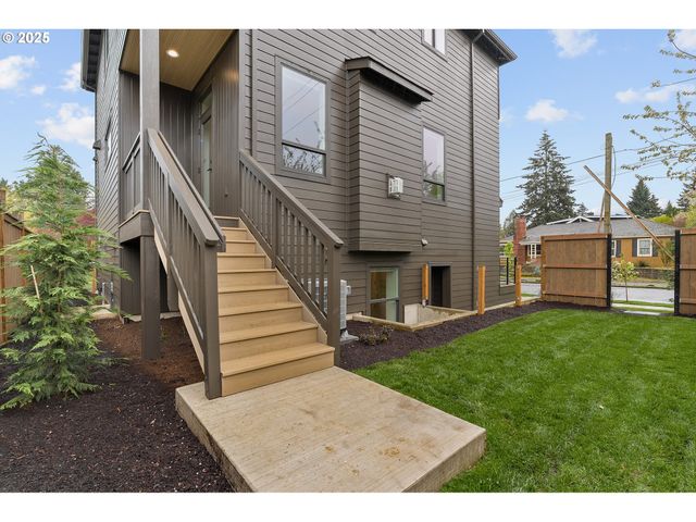 3541 Ne EMERSON St, Portland, OR 97211