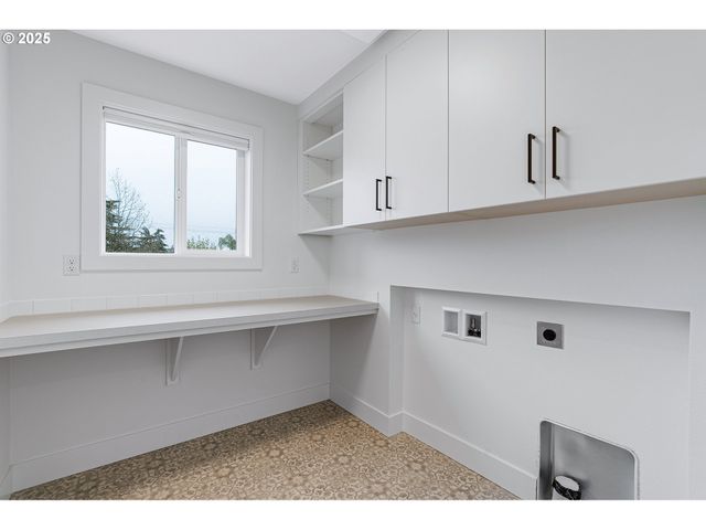 3541 Ne EMERSON St, Portland, OR 97211