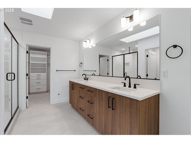 3541 Ne EMERSON St, Portland, OR 97211