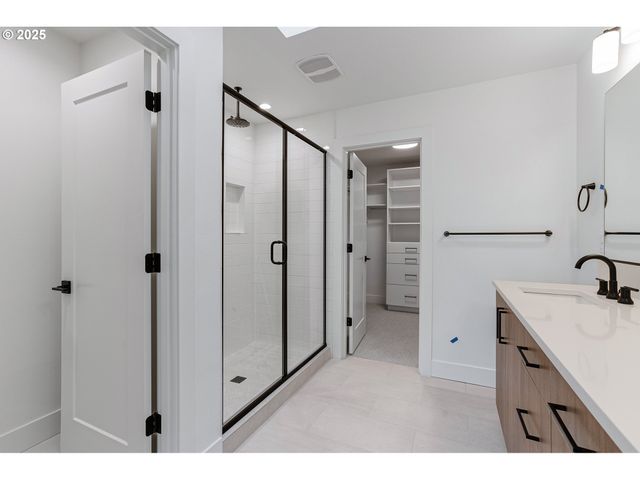 3541 Ne EMERSON St, Portland, OR 97211