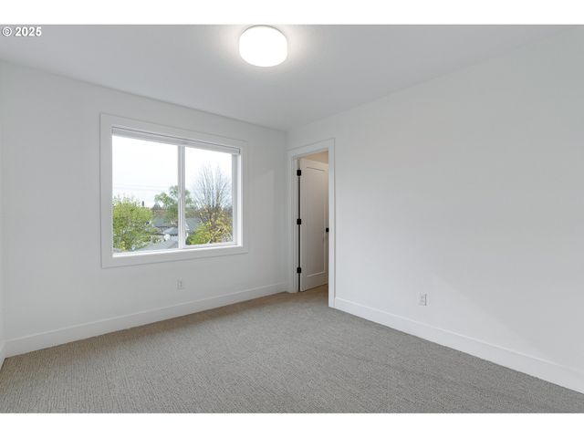 3541 Ne EMERSON St, Portland, OR 97211