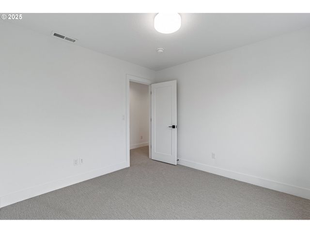 3541 Ne EMERSON St, Portland, OR 97211