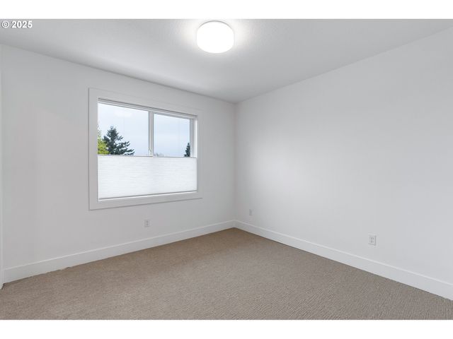 3541 Ne EMERSON St, Portland, OR 97211