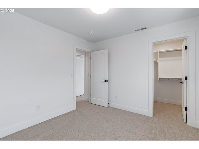 3541 Ne EMERSON St, Portland, OR 97211