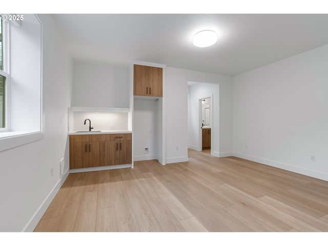 3541 Ne EMERSON St, Portland, OR 97211