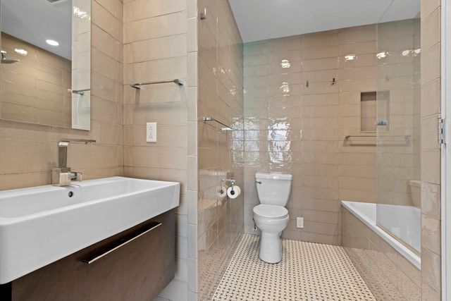 40 Fay St 206, Boston, MA 02118