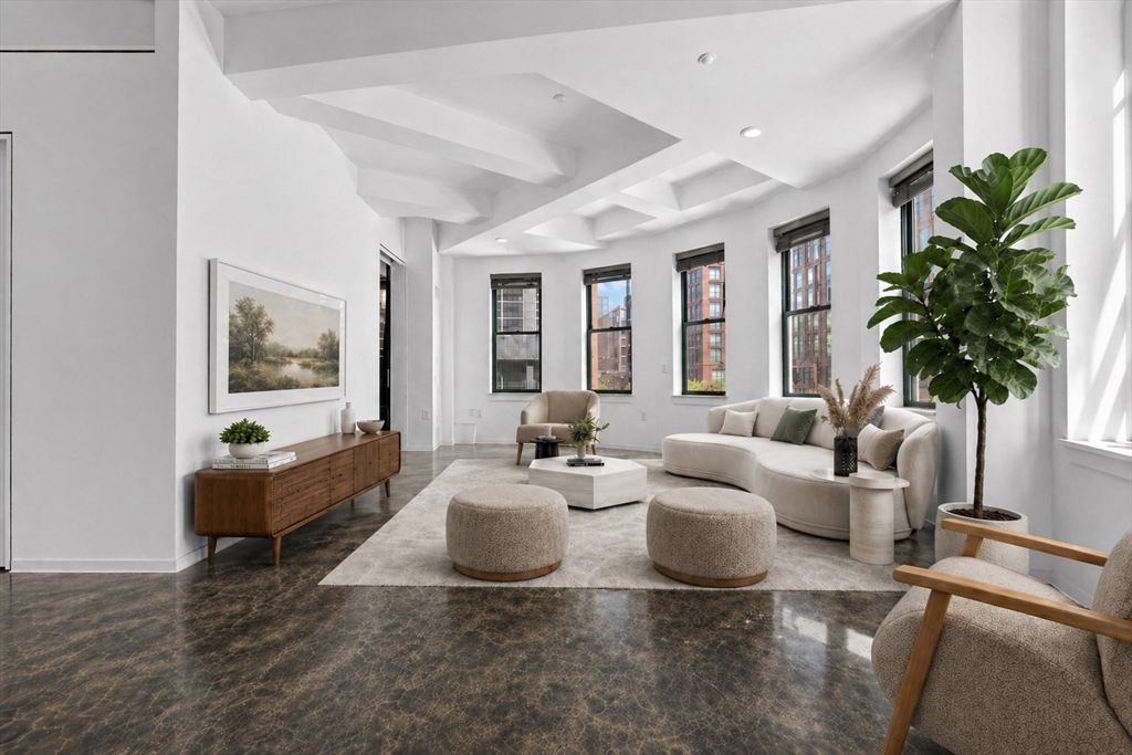 40 Fay St 206, Boston, MA 02118