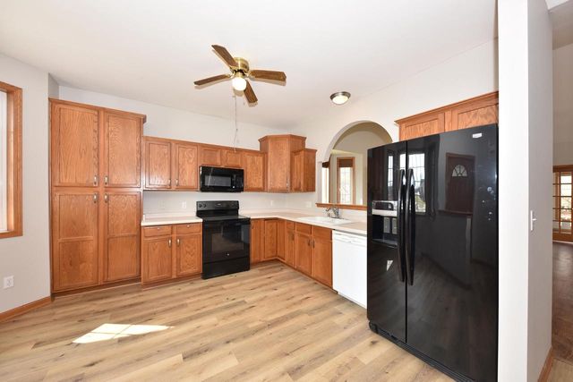 1014 Algoma DRIVE, Port Washington, WI 53074