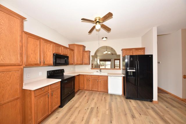 1014 Algoma DRIVE, Port Washington, WI 53074