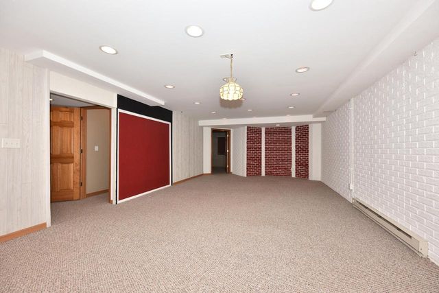 1014 Algoma DRIVE, Port Washington, WI 53074