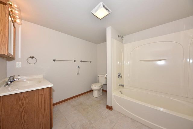 1014 Algoma DRIVE, Port Washington, WI 53074