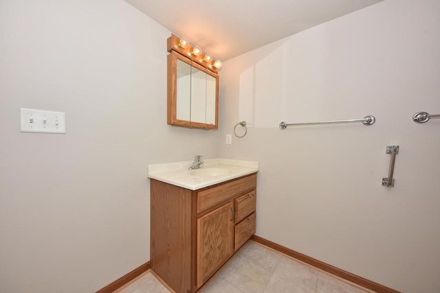 1014 Algoma DRIVE, Port Washington, WI 53074