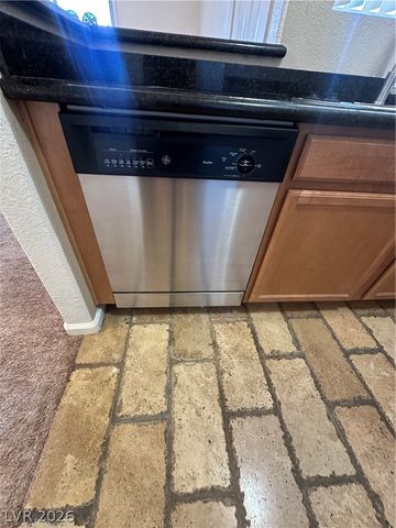 10237 KING HENRY Avenue 201, Las Vegas, NV 89144